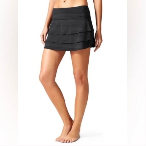 Athleta Stripe Swagger Tiered Skort Size XL Black - Picture 2 of 15